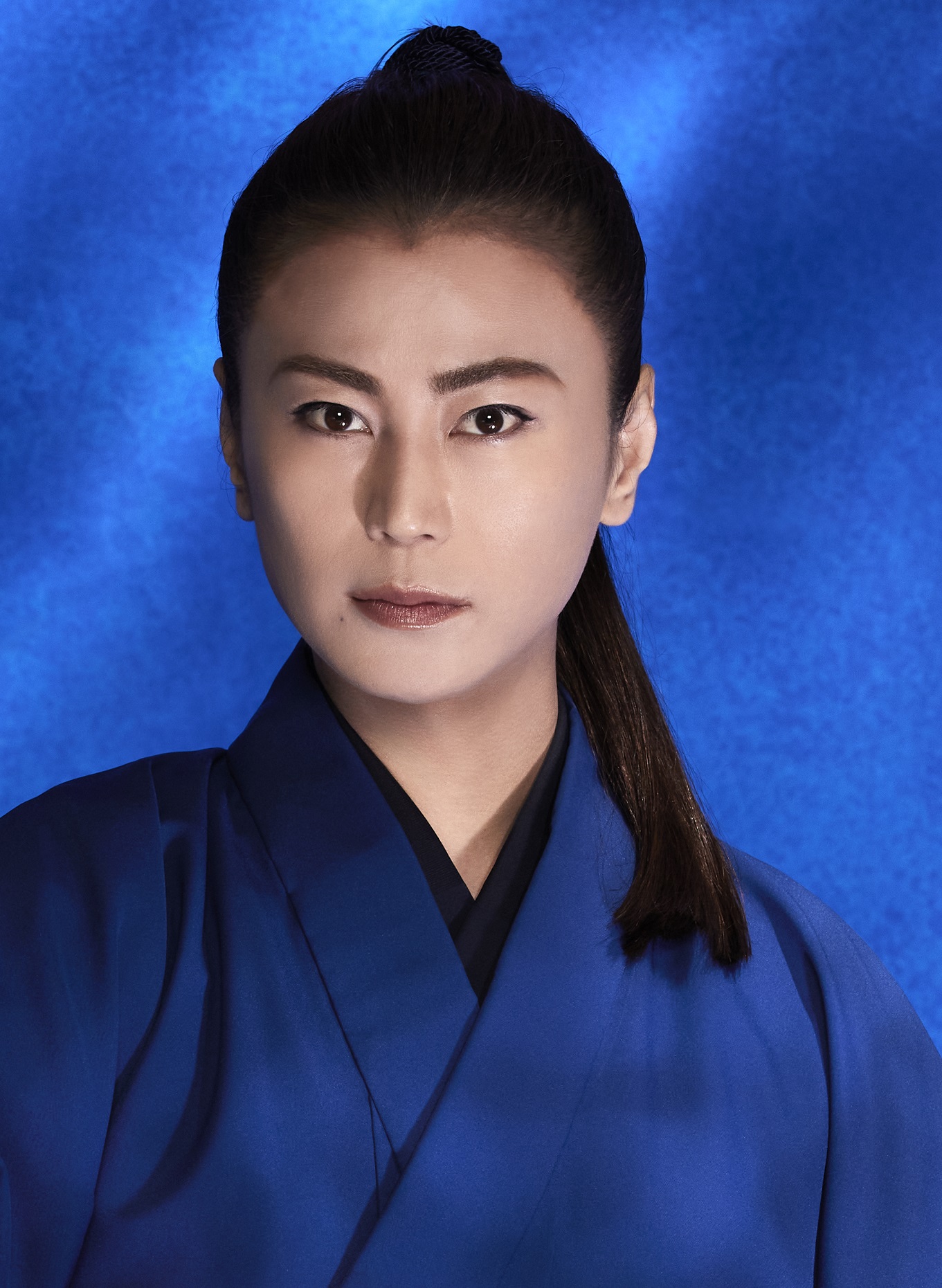 氷川きよし演歌の真髄 2月1日発売の新曲 群青の弦 いと ミュージックビデオ公開 日本コロムビア株式会社のプレスリリース