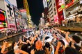 バイハン、道頓堀川で船上ライブとMV撮影大阪ファン熱狂