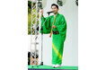 三刀流歌手・彩青が東京・富岡八幡宮例大祭で歌唱ステージ。新曲「門前仲町の恋ざくら」など全５曲熱唱