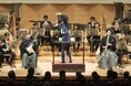 世界を舞台に活躍する指揮者・山田和樹×読響、圧巻の公演がライブ盤で登場！武満徹「ノヴェンバー・ステップス」を中心に意欲的なプログラムを収録