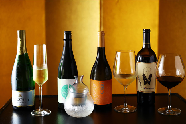 左から　シャンパン、日本酒、白ワイン、赤ワイン