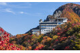 【北海道/層雲峡】夜は紅葉が灯りに染まる――日本一早い紅葉の名所・層雲峡温泉で楽しむ「奇跡のイルミネート」