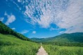 風に遊ぶ、贅沢な余白と五感で味わう、季節のご馳走滞在へ