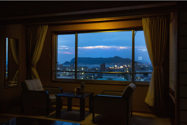 高層階のお部屋からは函館山を一望できます