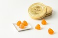 榮太樓總本鋪「榮太樓飴」×にんべん「金色の鰹だし」 日本橋コラボ商品「うまみ飴」 2024年10月1日より期間限定発売