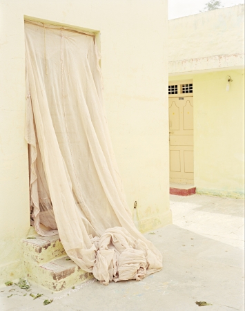 Secret Door, Avani, India, 2016 ©Vasantha Yogananthan