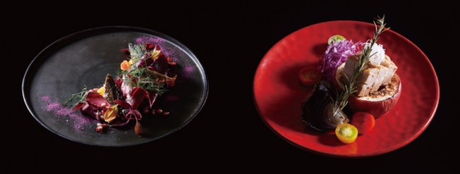 左：秋刀魚の赤いサラダ（スラッシュカフェ ディナーコース ￥3,800 税サ抜）、右：林檎と豚のレッドビネガー（ENJYU 会席 ￥10,000 税サ抜）
