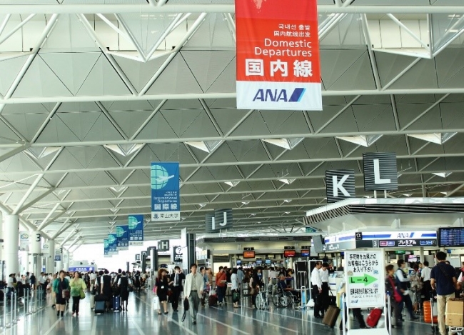 ポケットチェンジ端末が設置された中部国際空港旅客ターミナルビル (素材提供：中部国際空港株式会社）