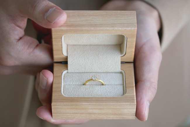ウチマリの婚約指輪でプロポーズ