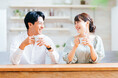 【オミカレ婚活実態調査】年の差婚はいくつまでOK?結婚相手に対し「人柄」最重視の一方で、女性は経済力、男性は容姿・年齢も重視する傾向に。
