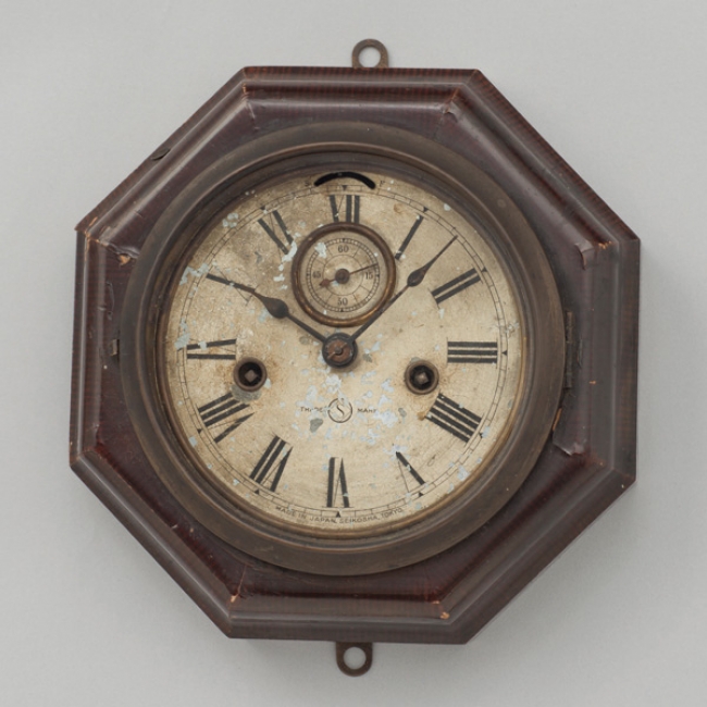 テンプ式小型八角掛時計（セイコーミュージアム所蔵）