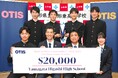 オーチス主催のSTEMプレゼンテーションコンテストのアジア太平洋地域大会で輝かしい成果を残した学生チームを表彰