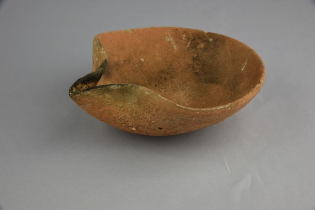 陶製ランプ（西アジア 前15世紀～前12世紀）