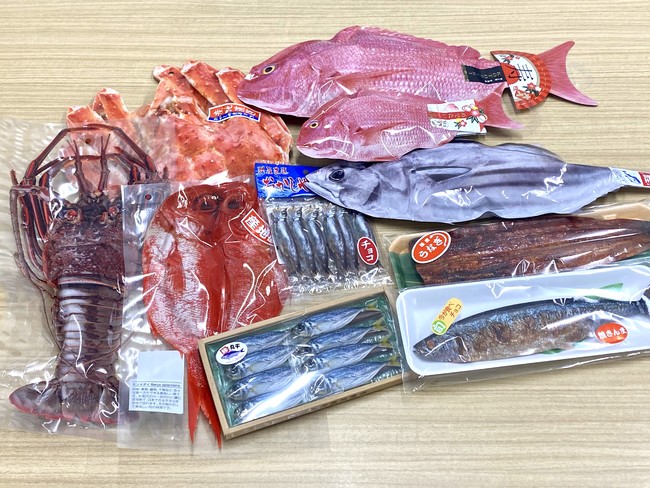 鮮魚コーナーのような売り場では鮮魚をモチーフにした商品を販売 鮮魚コーナーのような売り場では鮮魚をモチーフにした商品を販売