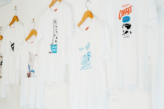 1121円 【国内在庫】 コーヒーが動力源 Tシャツ