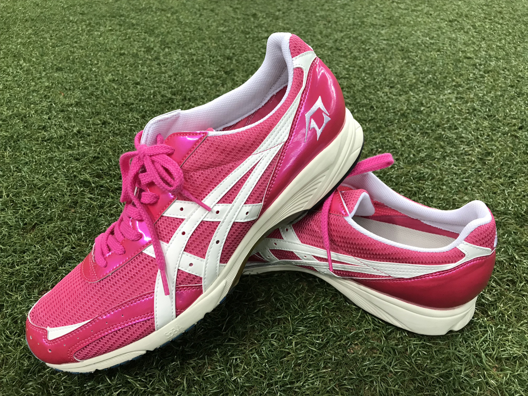 ダルビッシュ有選手にピンク色の野球用具を提供 アシックスジャパンのプレスリリース