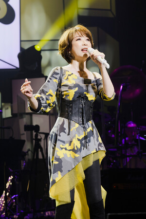 伊藤 蘭、デビュー50周年記念公演「Celebration day!」ライブレポ。観客との熱いコール&レスポンスが巻き起こる、懐かしく華やかで