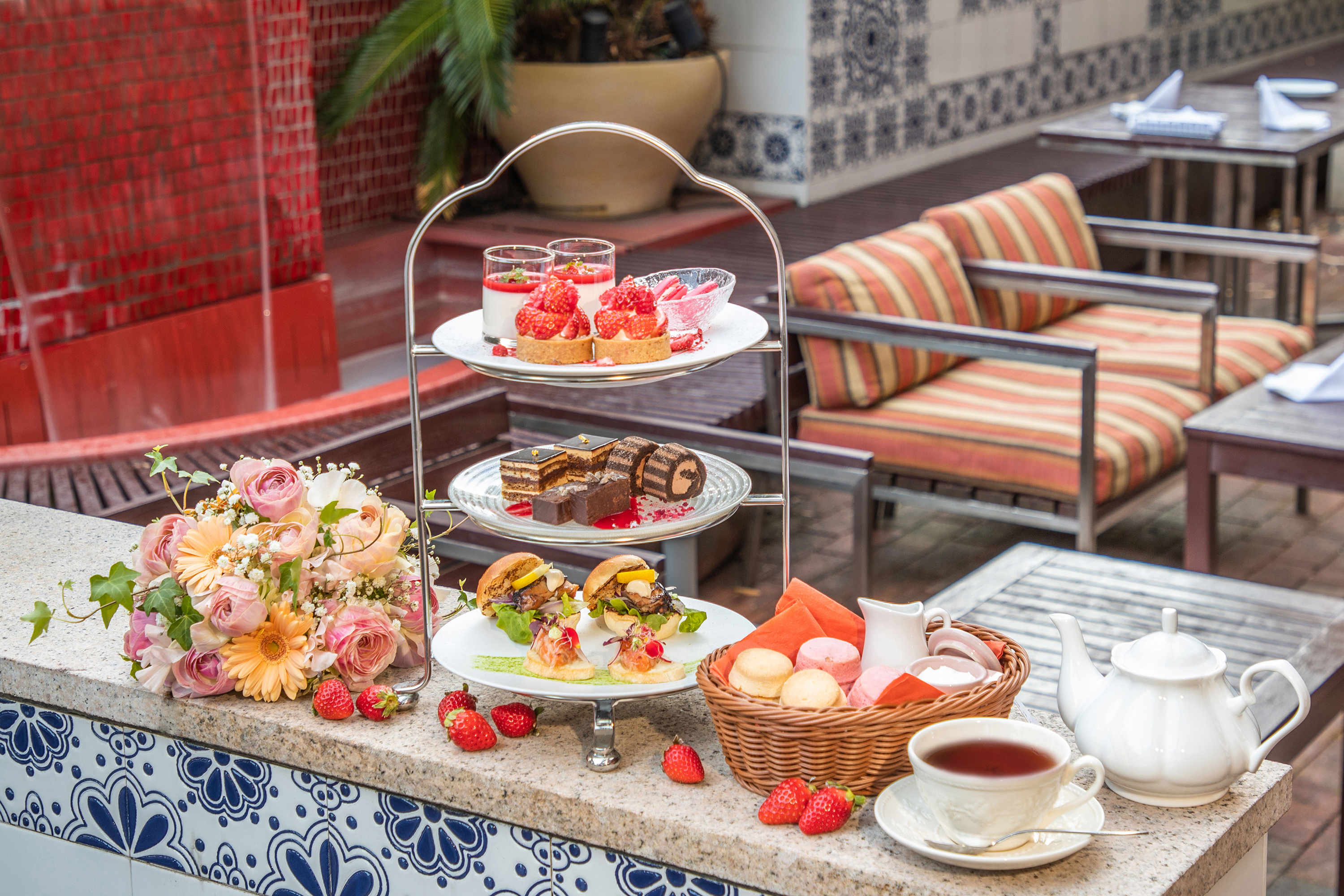 東京タワーの目の前のレストランterrace Dining Tango いちご チョコレートのアフタヌーンティーセットを2月1日 から販売スタート 株式会社一家ホールディングスのプレスリリース