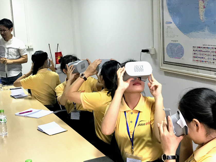 外国人労働者の育成をVRで！第一弾は介護教育。大阪APSらと共同開発、海外の日本語学校や国内受入施設に提供　VR training for foreign workers
