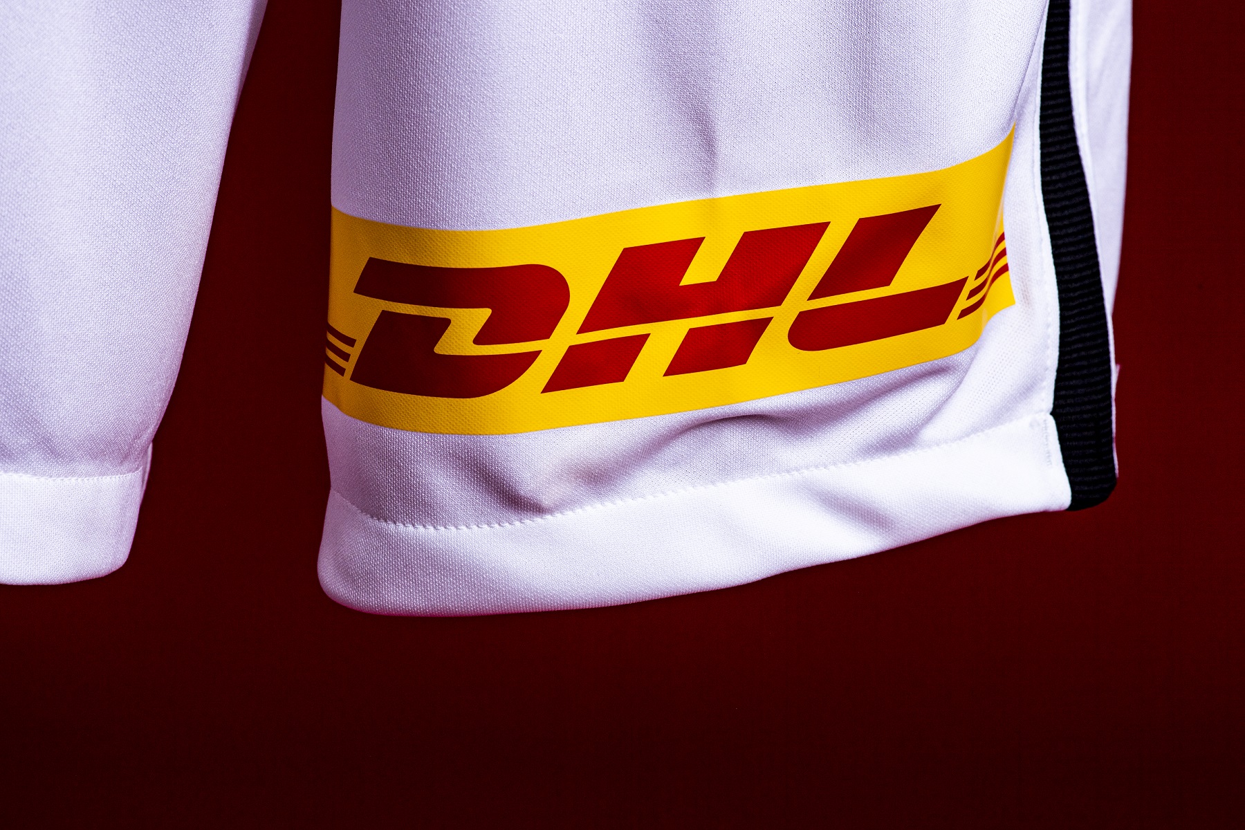 Dhlジャパン Jリーグ 浦和レッズと15年目のトップパートナーシップ契約を締結 Dhlジャパン株式会社のプレスリリース