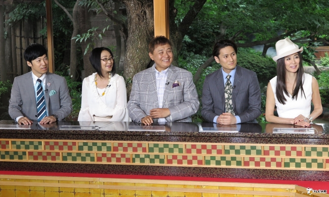 （左から）東貴博、浅野温子、渡辺徹、中村隼人、萬田久子 