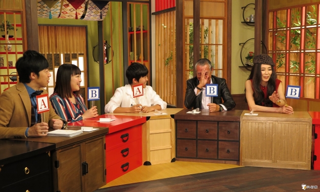 （左から）東貴博、柳原可奈子、鈴木福、柳葉敏郎、萬田久子