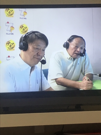 ラスト実況の植草アナと江夏豊氏（2019年8月13日　ナゴヤドーム）