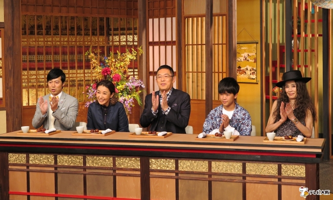 （左から）東貴博、鈴木紗理奈、内藤剛志、鈴木福、萬田久子