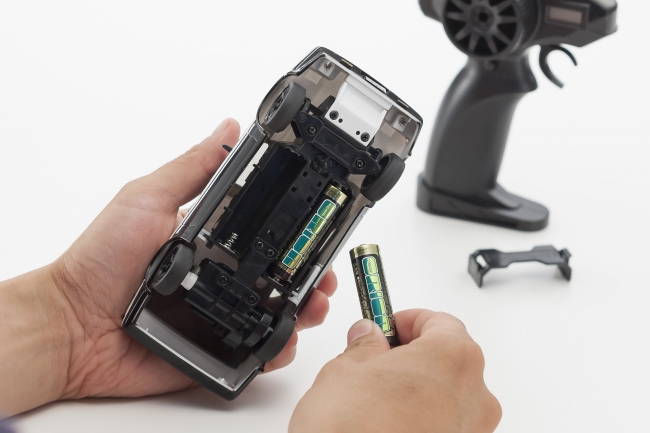 ファーストミニッツは単3アルカリ電池4本を別途購入するだけですぐに楽しめる手軽さも大きな特徴。