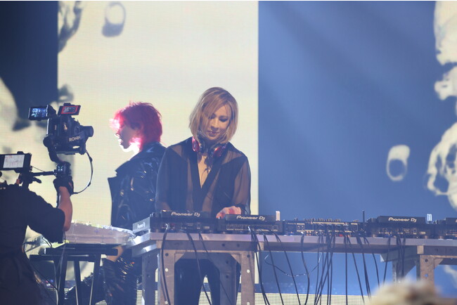 YOSHIKIの美声に感動の嵐 特別バージョンのX JAPAN「Angel」を披露 自らの新曲「Requiem（レクイエム）」をパフォーマンス ...