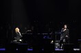 YOSHIKI×ジョシュ・グローバン　名曲「ENDLESS RAIN」を披露　盟友ジョシュの15年ぶり来日公演初日に実現したスペシャル共演