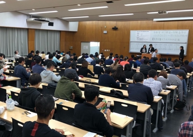 ▲11月18日(日)、早稲田大学戸山キャンパスでは848名が受験。試験は全国38会場で行われた。