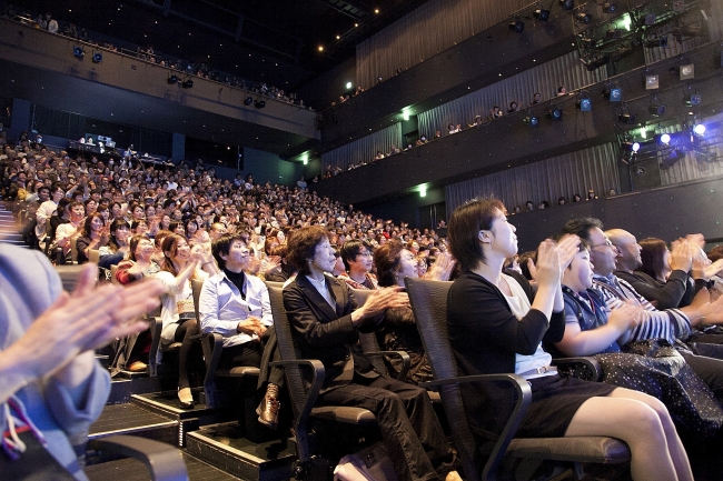 メイン会場での公演の様子