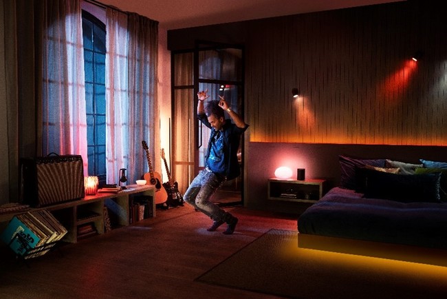 豊富なセール PHILIPS - Philips Hue ライトバー + Hueブリッジ セット