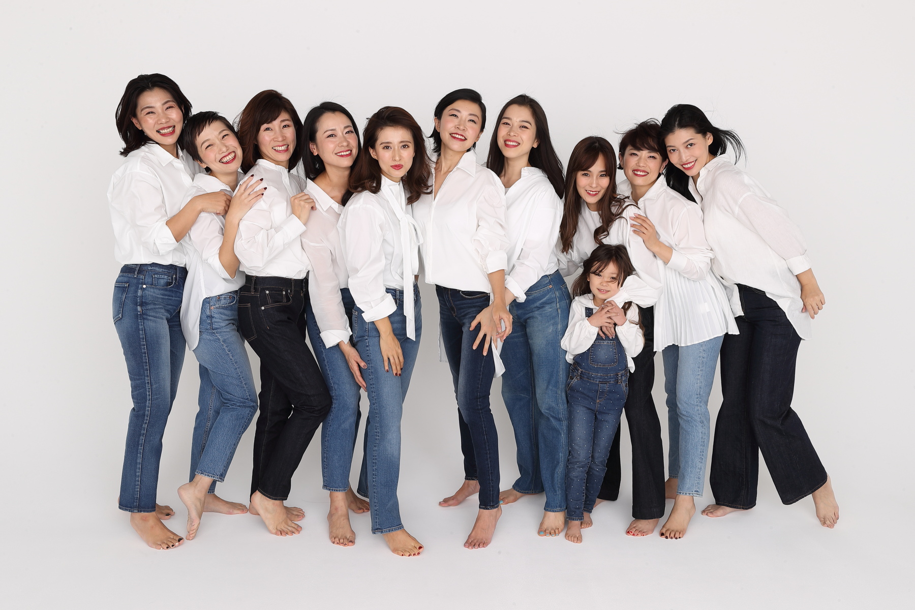 インフルエンサー ママたちの最旬スタイルブック 私たちは 白シャツ デニムで 刊行記念インスタキャンペーンを開催中 株式会社光文社のプレスリリース