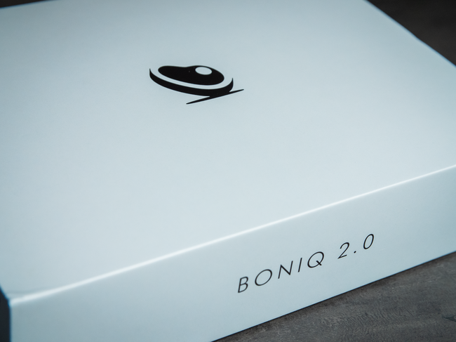 清潔感と重厚感あふれる「BONIQ 2.0」のホワイトケース