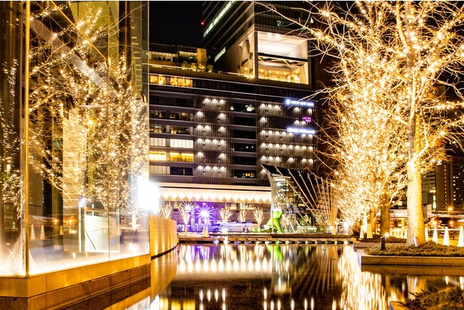 今年のグランフロント大阪のクリスマスは ディズニー プリンセスとタイアップ プリンセスたちがオルゴールの上で舞い踊る姿をモチーフにした高さ約11mのクリスマスツリーが登場 一般社団法人グランフロント大阪 Tmoのプレスリリース