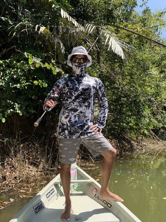 【開発者】怪魚アングラー・kzm（ケイゼットエム）氏／世界中のフィールドで釣りを行う生粋の釣り人。その経験から出た「こんなモノが欲しい！」をカタチにすべく、釣りブランド「SAKANASAMA.com」立ち上げる。