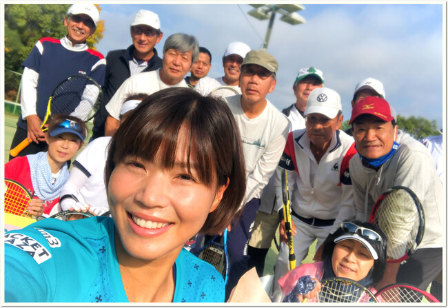 尾崎 里紗プロが西神ニュータウンテニスガーデンにやってきた! 尾崎 里紗プロが西神ニュータウンテニスガーデンにやってきた!
