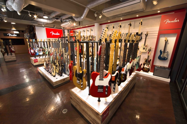 FENDER SHOP in MIKI GAKKI AMERICAMURA店内４