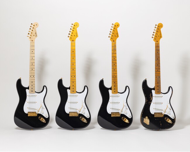 Fender Flagship Tokyo Exclusive 70th Anniversary 1954 Strat with Gold Hardware Black
