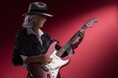 日本のロックレジェンド、Charの新シグネイチャーモデル『Char Stratocaster® Burgundy』スタンダードと限定モデル2機種 2024年12月4日(水)発売