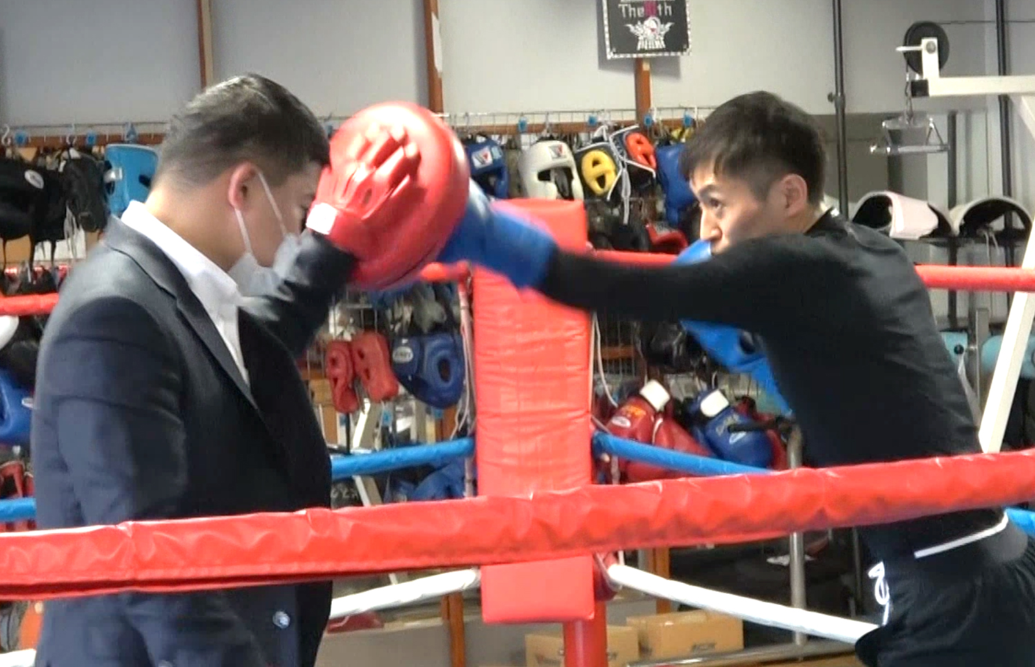 格闘技経験ゼロの人事部長がボクシングの試合に出場 元世界王者 亀田大毅氏の指導で選手として憧れのリングに立つ 8月14日 日 エディオンアリーナ大阪第1競技場 株式会社シティコミュニケーションズのプレスリリース 格闘技経験ゼロの人事部長がボクシングの試合に出場 元世界王者 亀田大毅氏の指導で選手として憧れのリングに立つ 8月14日 日 エディオンアリーナ大阪第1競技場 株式会社シティコミュニケーションズのプレスリリース