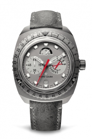 レイダー・ビバーク 9000。南極最高峰登頂（2017年）＆エベレスト登頂（2018年）にて性能証明。世界初の高度9000mを測定できる機械式腕時計。価格850,000円。