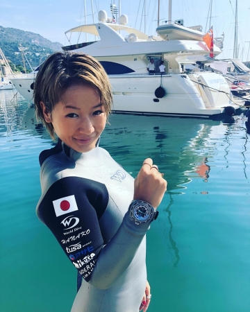 Hanako 廣瀬花子 がフリーダイビング 世界選手権で金メダル 着用していたのは世界で初めて水深1mまで測定できる機械式腕時計 Swissprimebrands株式会社のプレスリリース