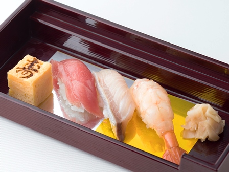 本鮪 ボタン海老 カンパチの握り寿司