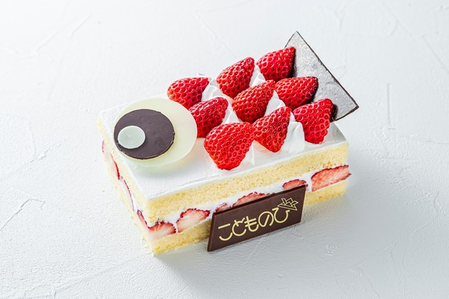 ホテル日航熊本 端午の節句限定商品 こいのぼりケーキ 兜ケーキ を販売 ニッコー ホテルズ インターナショナルのプレスリリース