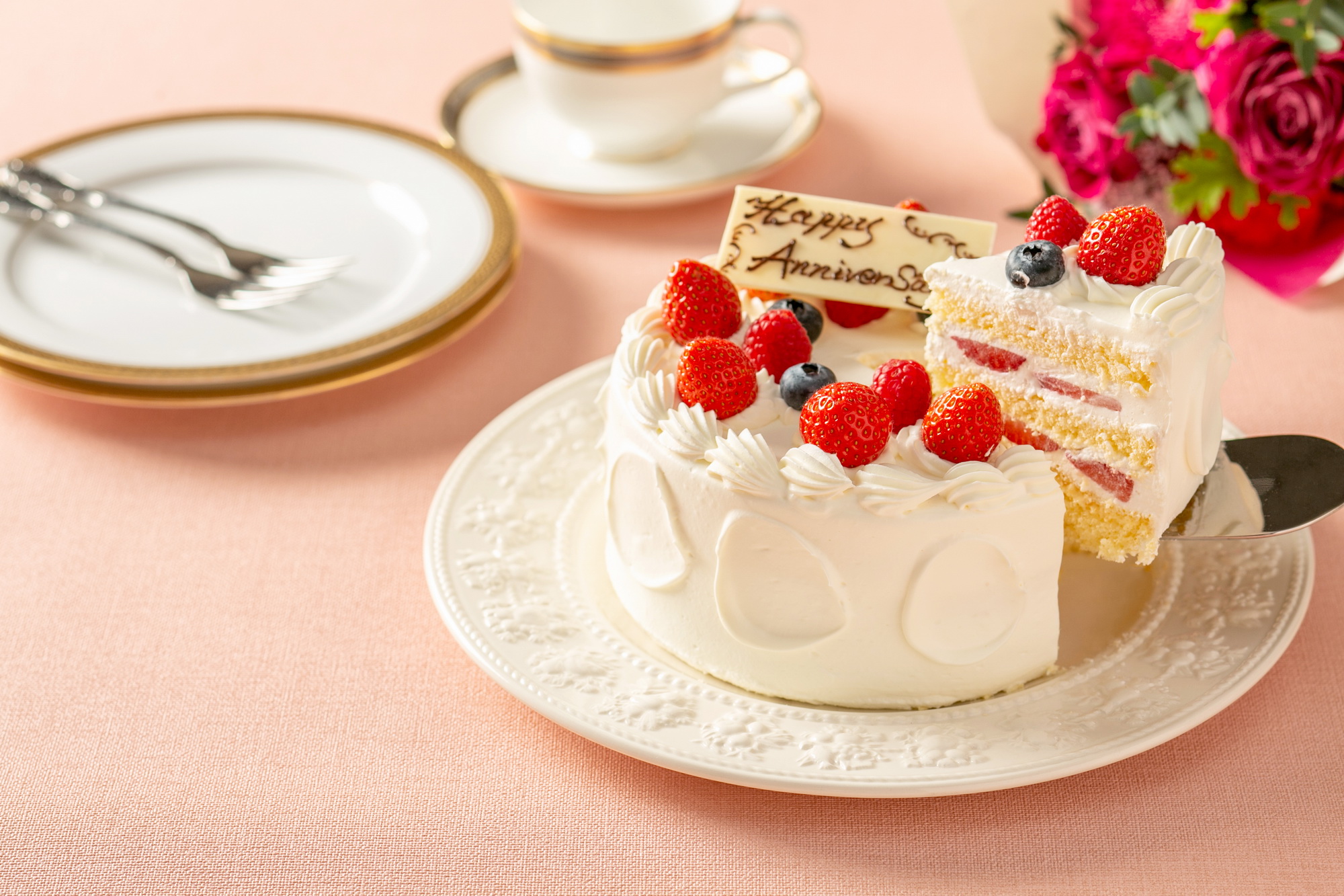 川崎日航ホテル 誕生日や記念日 にホテルメイドのケーキでお祝い 9種類のアニバーサリーケーキ を販売 ニッコー ホテルズ インターナショナルのプレスリリース