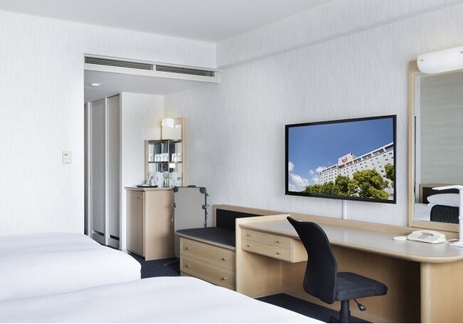 <スーペリアツインルーム/50インチREGZA設置イメージ> <スーペリアツインルーム/50インチREGZA設置イメージ>