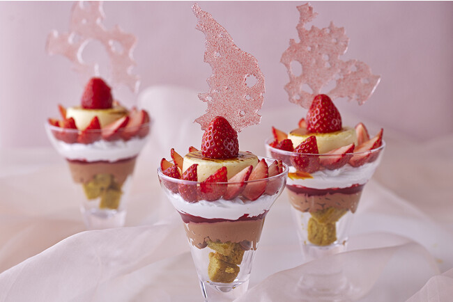 ストロベリーパフェ